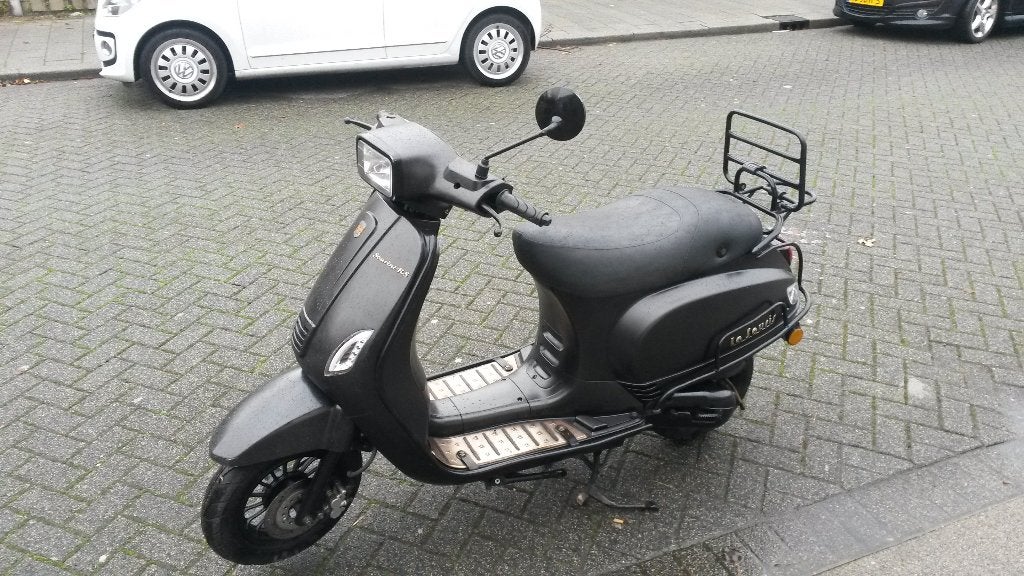 vespa btc riva 2021, inruil mogelijk, Fietsen en Brommers, Ophalen of Verzenden, Zo goed als nieuw, Benzine
