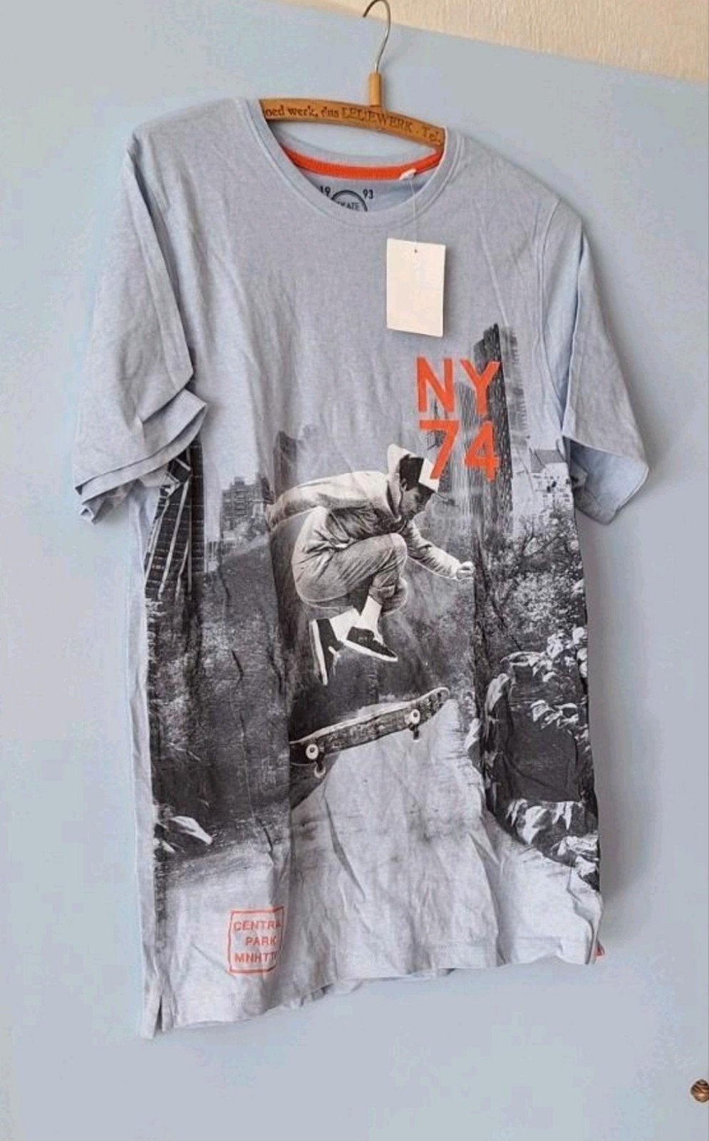 SPLINTERNIEUW C&A HEREN MERK T SHIRT
MAAT L
KLEUR LICHT BLAU, Kleding | Heren, T-shirts, Maat 52/54 (L), Blauw, Nieuw, C&A