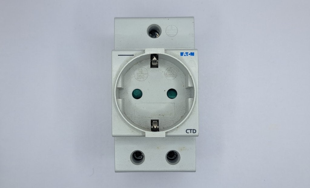 Eaton Geaard Wandcontactdoos WCD Dinrail 230V 16A (1x), Gebruikt, Onbekend, Ophalen of Verzenden, Eaton