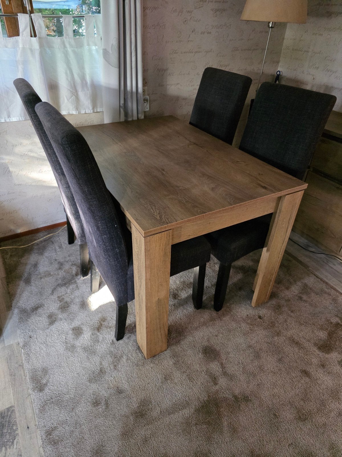 Eethoektafel met 4 stoelen