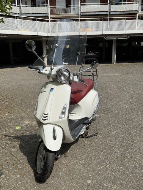 Vespa Primavera Snorscooter | Zeer nette staat | met Alarm, Fietsen en Brommers, Ophalen, Gebruikt, Overige modellen, Benzine