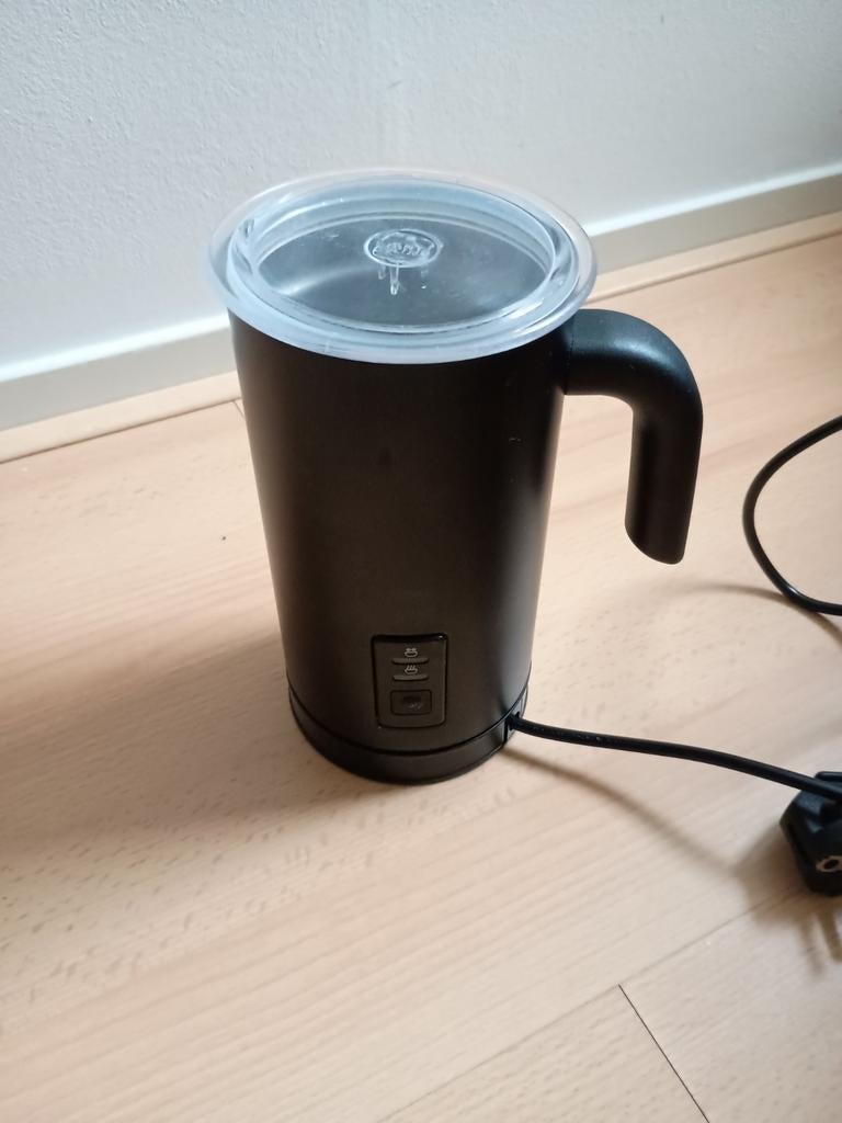 HEMA elektrische melkopschuimer, Witgoed en Apparatuur, Melkopschuimers, Zo goed als nieuw, Elektrische melkopschuimer, Ophalen