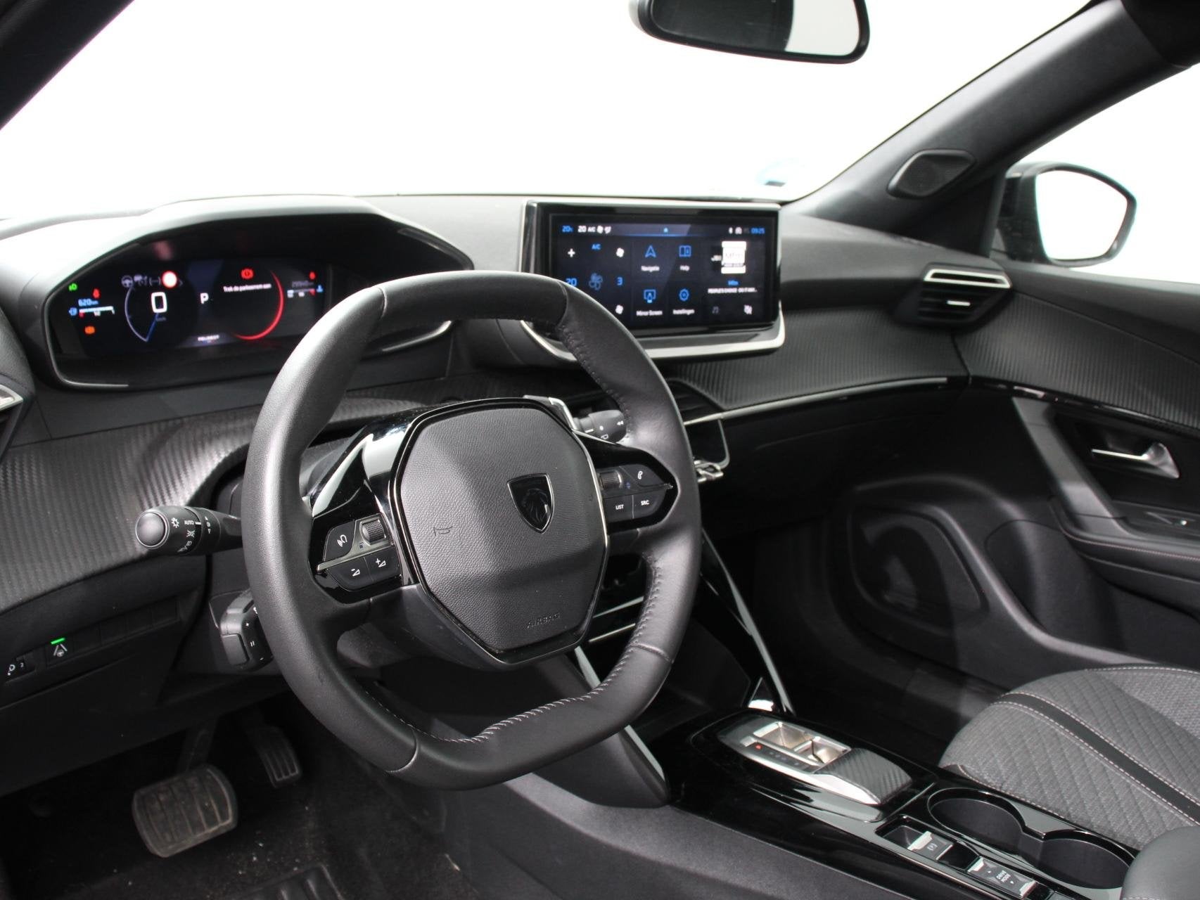 Peugeot 2008 1.2 Allure 136pk Hybrid Automaat Camera 360 Cli, Auto's, Peugeot, 1272 kg, Gebruikt, Leder en Stof, Zwart