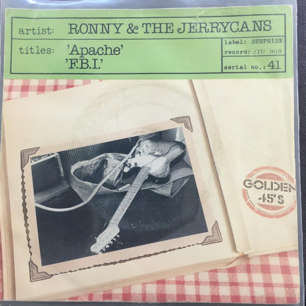 S210B Ronny&the Jerrycans Apache /FBI BELG78 €3, 7 inch, Single, Ophalen of Verzenden, Fotohoes