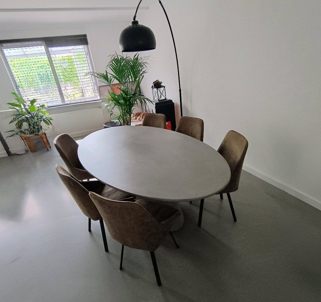 Eetkamer tafel Ovaal Betonlook van Goossens, Huis en Inrichting, Tafels | Eettafels, Ophalen, 200 cm of meer, 50 tot 100 cm, Zo goed als nieuw