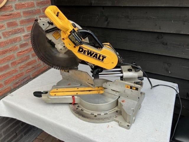 afkortzaag dewalt dw 718 xps qs 305 mm doorsnede, Doe-het-zelf en Verbouw, Gereedschap | Zaagmachines, Ophalen, 1200 watt of meer