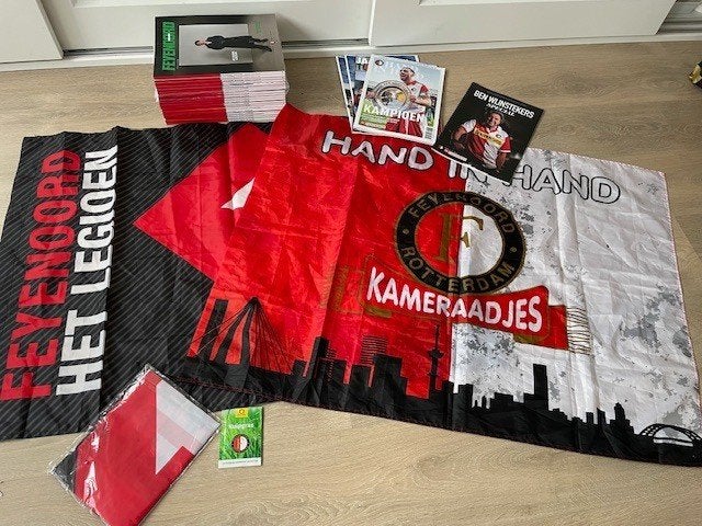 Feyenoord bladen, Kuipgras + vlaggen NIEUW/ZGAN, Ophalen of Verzenden, Zo goed als nieuw, Feyenoord, Boek of Tijdschrift