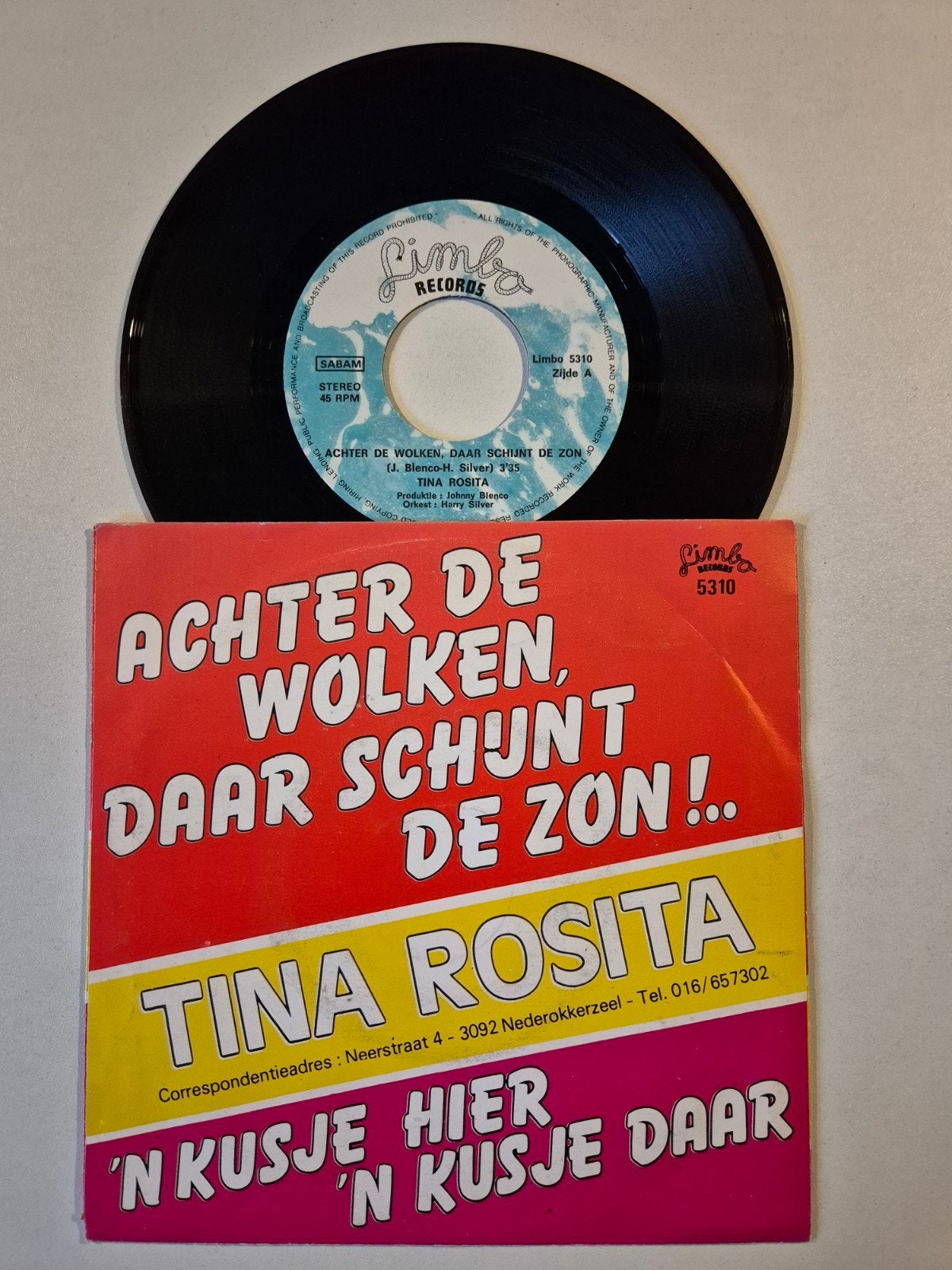 Tina Rosita-Achter de wolken daar schijnt de zon, Ophalen of Verzenden, Zo goed als nieuw, 7 inch, Levenslied of Smartlap