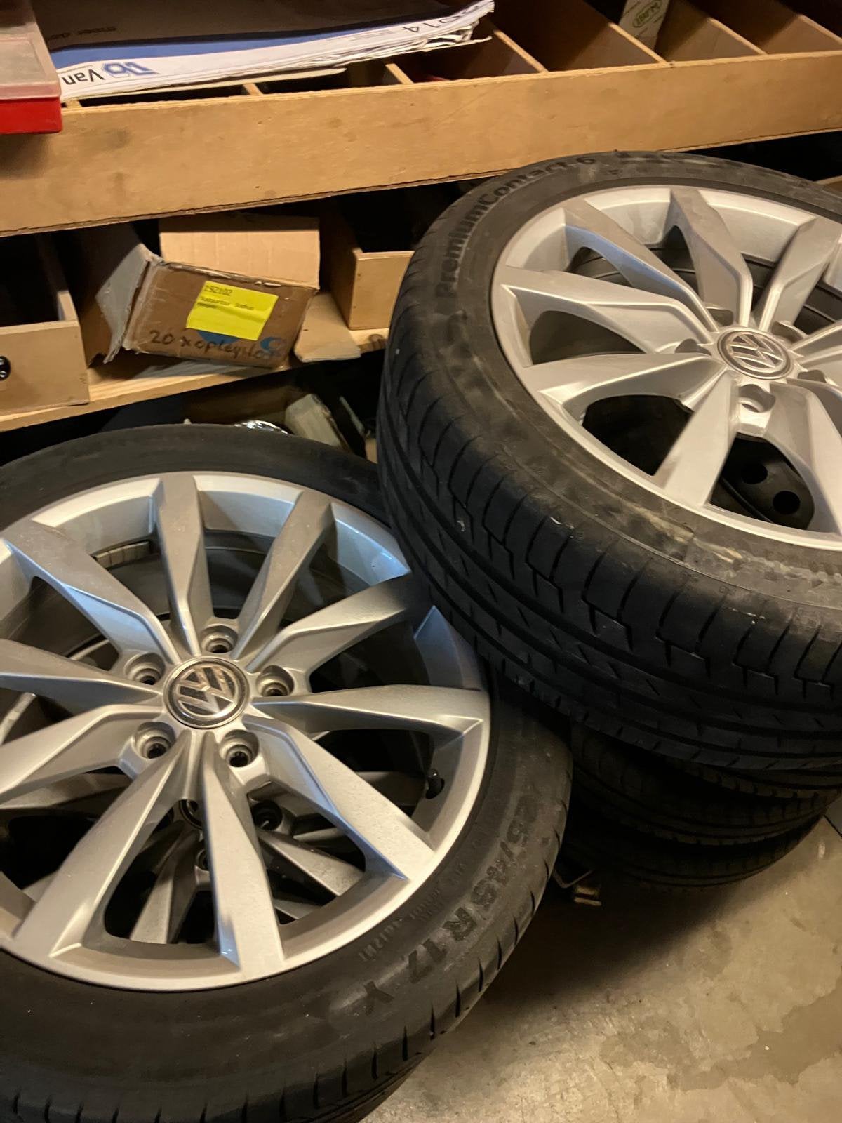 Volkswagen Dijon Velgen 17 inch + 4 extra banden., Ophalen, Banden en Velgen, 17 inch, Personenwagen