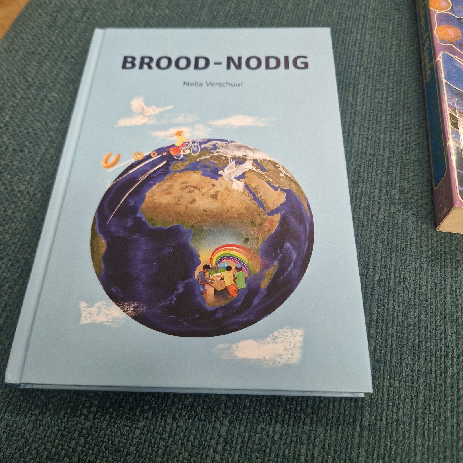 Brood-Nodig door Nella Verschuur - Zo goed als nieuw, Ophalen of Verzenden, Zo goed als nieuw, Nella Verschuur, Non-fictie