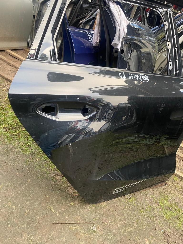 Audi a3 8y Rechts achter portier deur, Ophalen of Verzenden