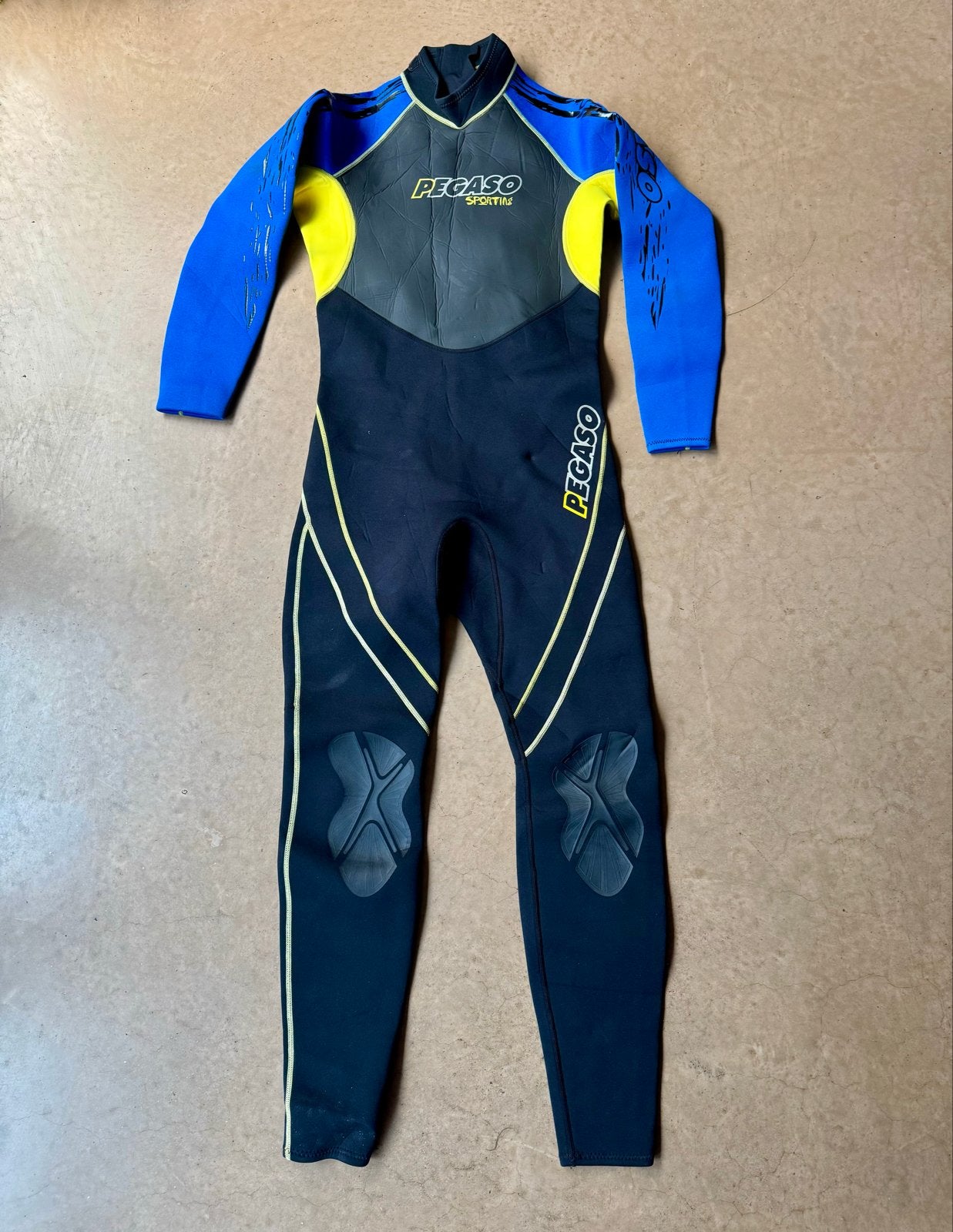 Pegaso Wetsuit 3mm - Heren M/L - Blauw/Geel/Zwart, Ophalen of Verzenden, Gebruikt, Heer, Wetsuit