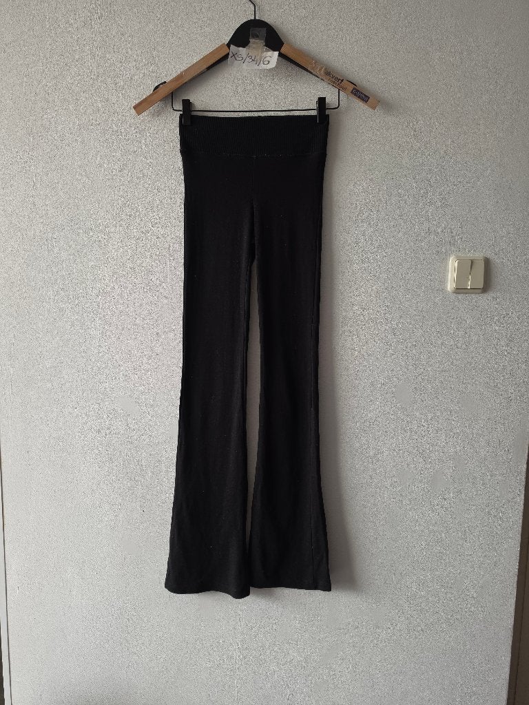Berschka broek maat XS/34, Zwart, Zo goed als nieuw, Maat 34 (XS) of kleiner, Lang