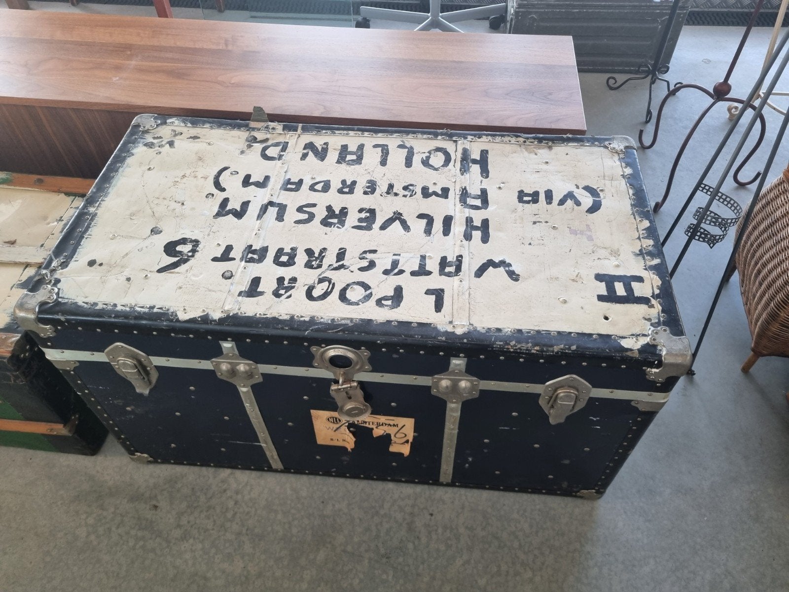 Antieke reiskoffer / scheepskist met opschrift, Ophalen