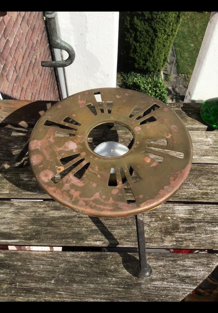 Oud theelichtje simpele uitvoering. Denk geel koper, 3 poten, Ophalen of Verzenden