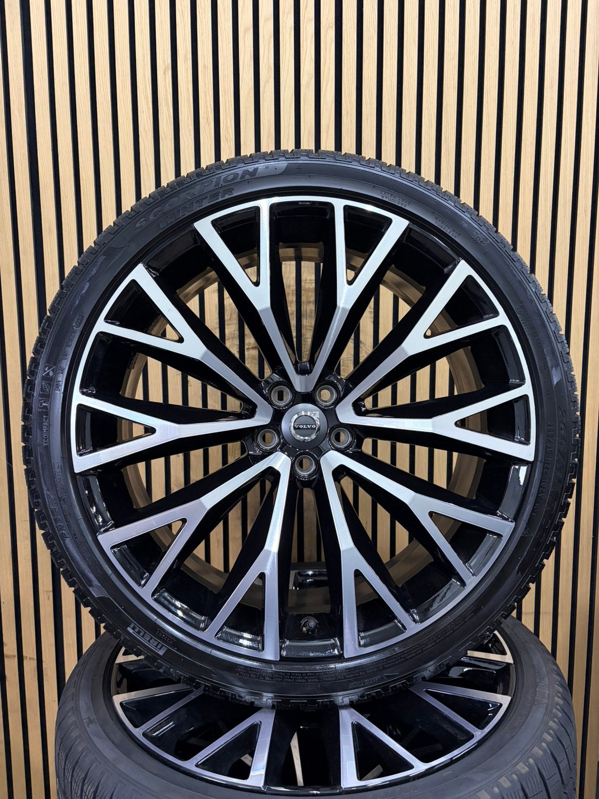 Originele 22” Volvo XC60 Winterbanden Winterset, Gebruikt, Banden en Velgen, Overige maten, Volvo