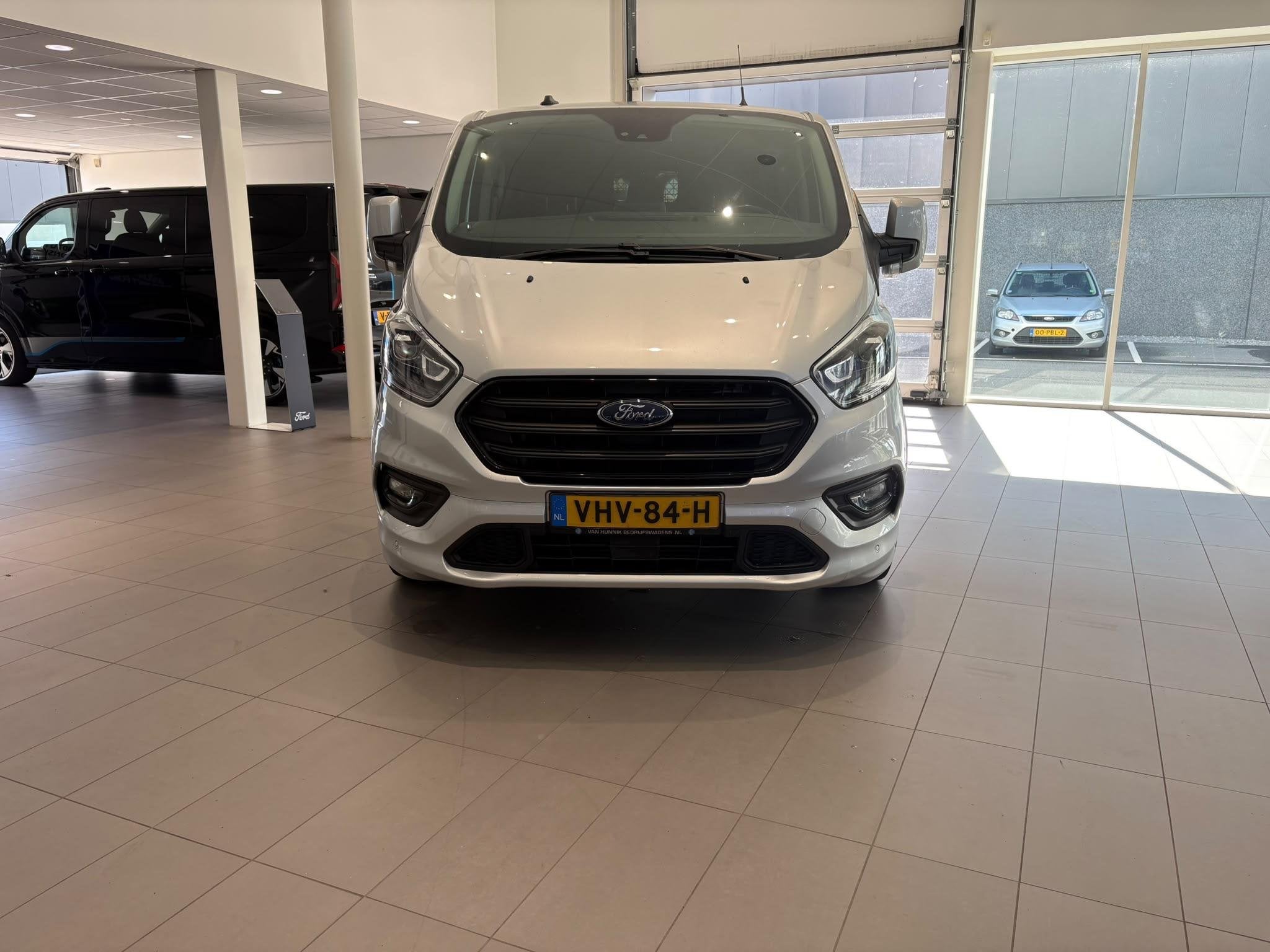 Ford Transit Custom 320 2.0 TDCI L1H1 Sport DC ADAPTIVE CRUI, Auto's, 15 km/l, Euro 6, 4 cilinders, Leder en Stof