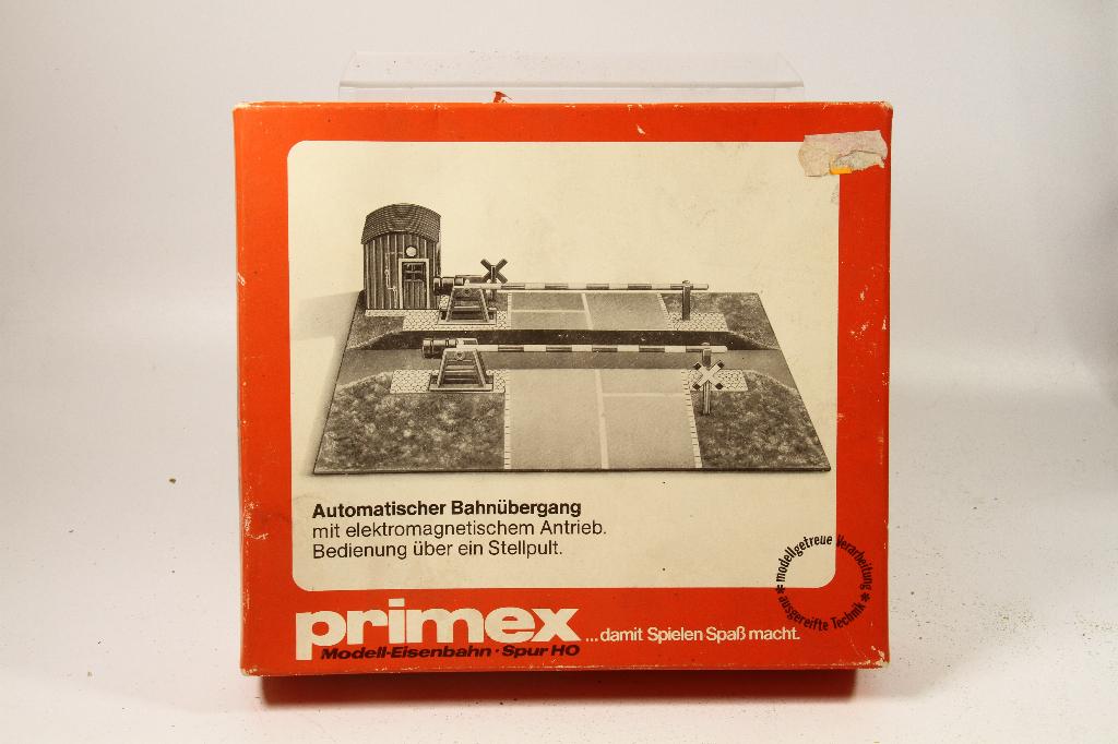 Primex automatische spoorovergang voor modelspoorbaan H0, Gelijkstroom of Wisselstroom, Brug, Tunnel of Gebouw, Zo goed als nieuw