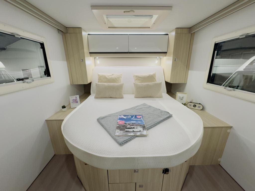 Adria Compact PLUS SC Automaat Queensbed 2021, Caravans en Kamperen, Campers, Automaat, Fiat, Bedrijf, Diesel