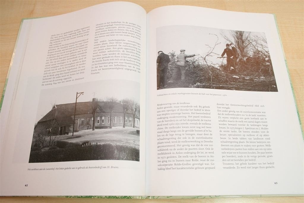 Anloo — Het Dorp, de Kerk en de Etstoel [P. Brood], Ophalen of Verzenden, Zo goed als nieuw