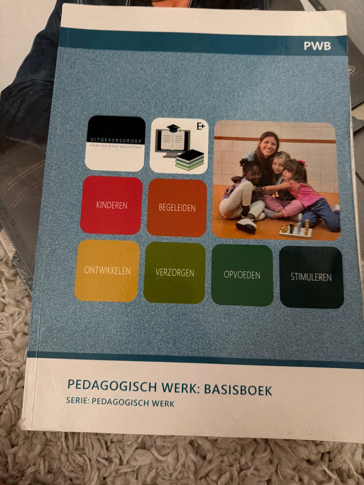Pedagogisch Werk: Basisboek MBO4 + Licentiecode E-boek, Boeken, Studieboeken en Cursussen, Zo goed als nieuw, MBO, Gamma, Ophalen of Verzenden