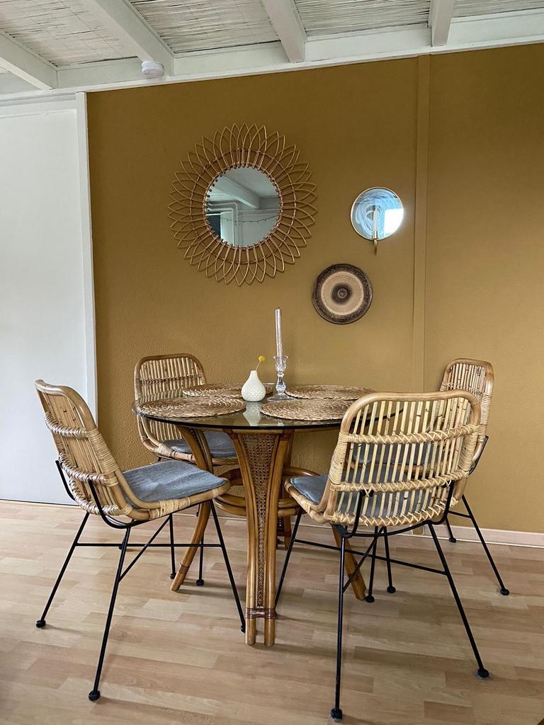 Ronde rotan tafel met glasplaat - Binnen en buiten, Huis en Inrichting, Tafels | Eettafels, Ophalen, Gebruikt, 50 tot 100 cm, Rond