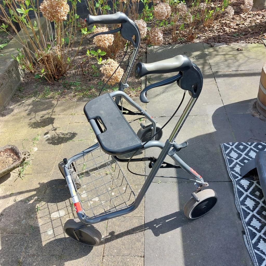 Parkinson rollator Fellow roll, Diversen, Rollators, Gebruikt, Opvouwbaar, Ophalen