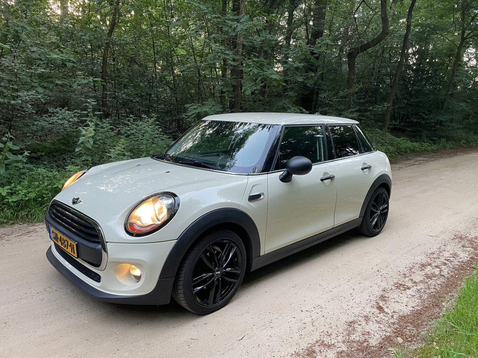 Mini 1.2 ONE 5 deurs 2015 Wit, 1198 cc, 102 pk, Handgeschakeld, Particulier