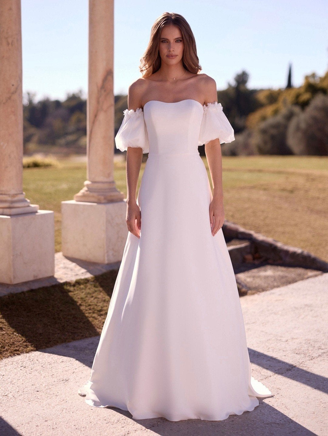 Nieuwe collectie trouwjurk Bianco Evento losse pofmouwen, Ophalen of Verzenden, Nieuw, Wit, Trouwjurk