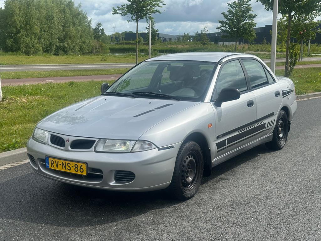 Mitsubishi Carisma rijd schakelt goe nieuwe apk mogelijk, Voorwielaandrijving, 1275 kg, 4 cilinders, 1834 cc