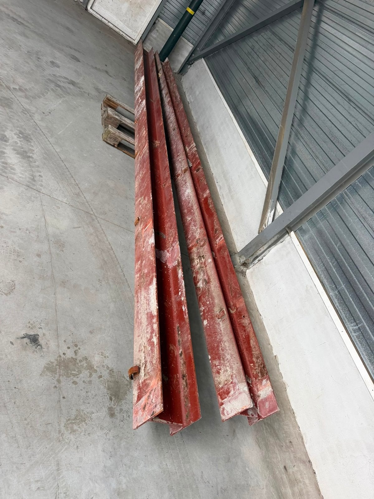 2 HEA 220 H-balken, 565cm lang, direct beschikbaar, Doe-het-zelf en Verbouw, Metalen, Ophalen, Gebruikt, IJzer