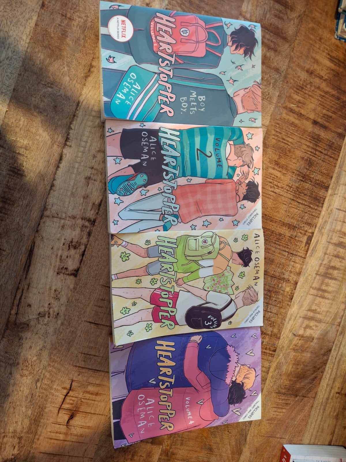 Heartstopper Boekenreeks - Volumes 1-4 (Alice Oseman), Boeken, Ophalen of Verzenden, Zo goed als nieuw, Alice Oseman, Europa overig