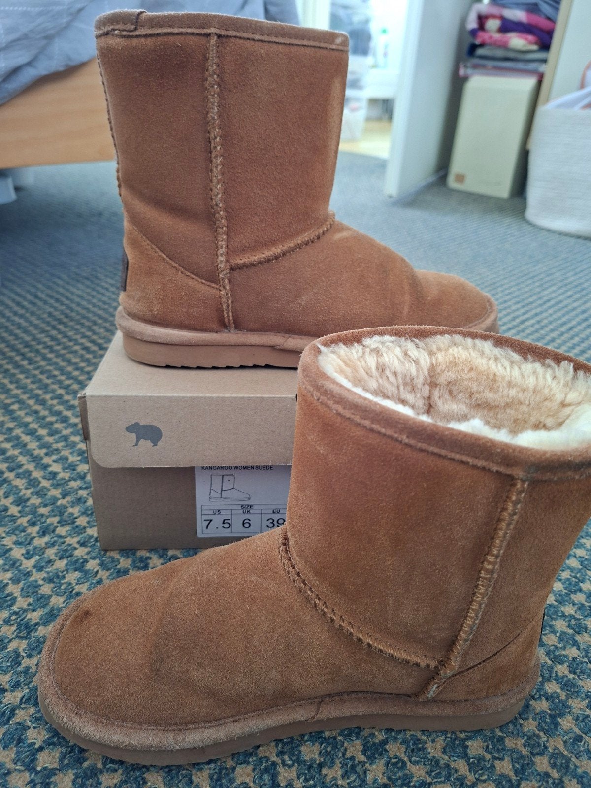 uggs warmbat, Ophalen of Verzenden, Zo goed als nieuw, Beige