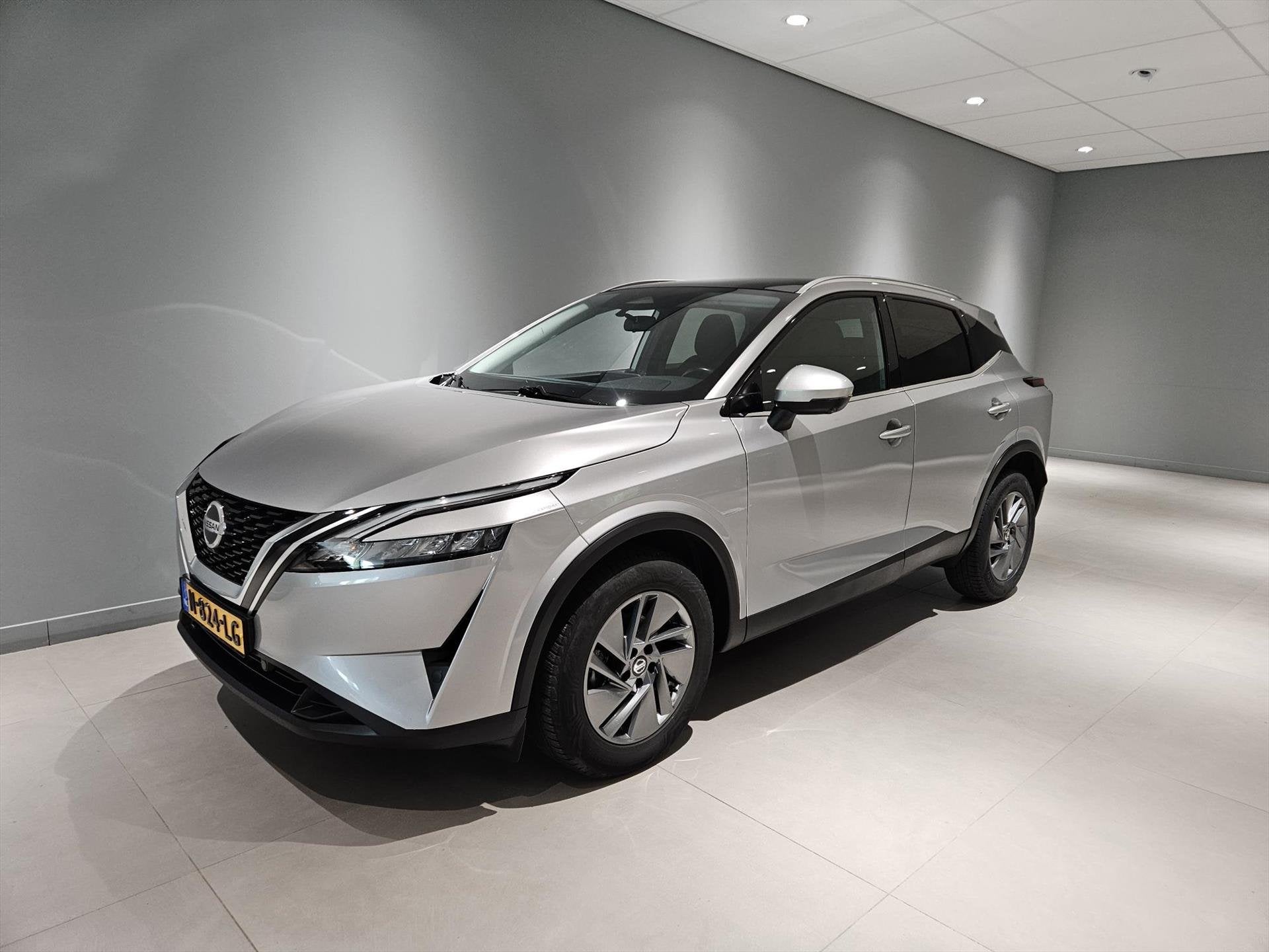 Nissan Qashqai 1.3 Mild-Hybrid 140pk Acenta Pano/ Clima / Cr, Auto's, Nissan, 1304 kg, Stof, Gebruikt, 4 cilinders