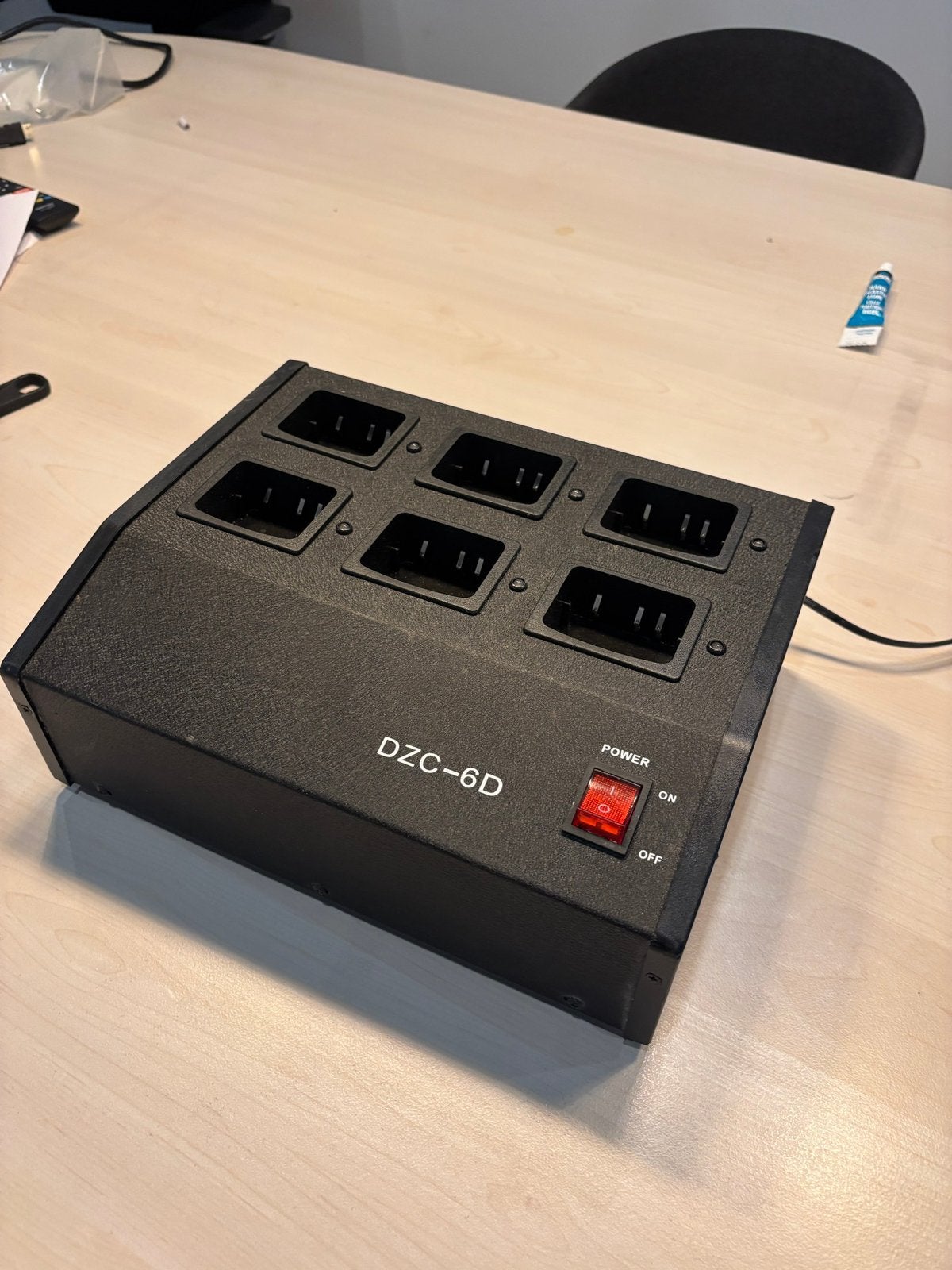Kenwood Oplader 6-voudig, Ophalen, Zo goed als nieuw