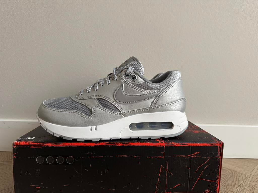 Nike air Max 1 (size 38,5), Ophalen of Verzenden, Nieuw, Overige kleuren, Sneakers of Gympen