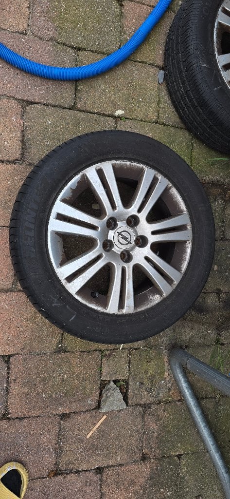3x Gebruikte banden + velgen Opel Zafira B, Ophalen, Gebruikt, 16 inch, Banden en Velgen