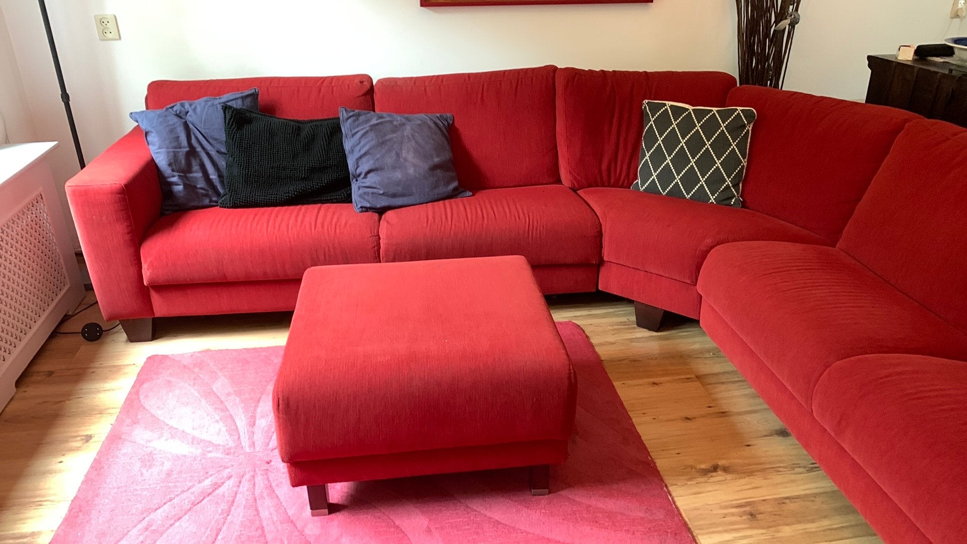Gratis af te halen rode hoekbank, Huis en Inrichting, Banken | Bankstellen, 250 tot 300 cm, Gebruikt, Hoekbank, 75 tot 100 cm
