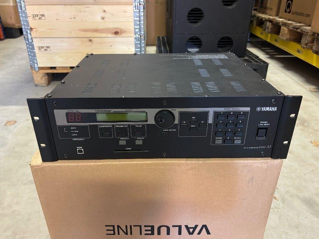 Yamaha DME32 DSP processor met 2x MY8-AT, Ophalen, Gebruikt, Audio