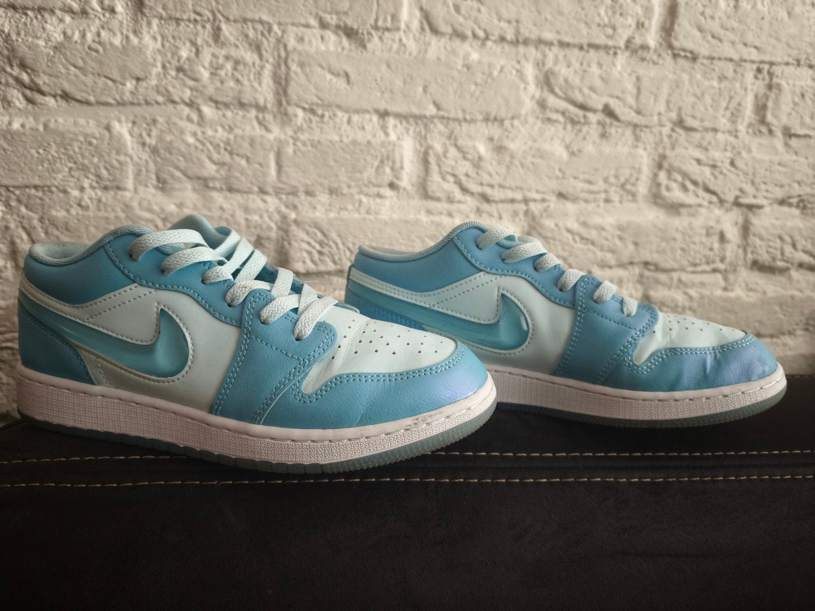 Zo goed als nieuwe Air Jordans - Blauw Parelmoer Maat 39, Nike Air Jordan, Blauw, Ophalen of Verzenden, Sneakers of Gympen