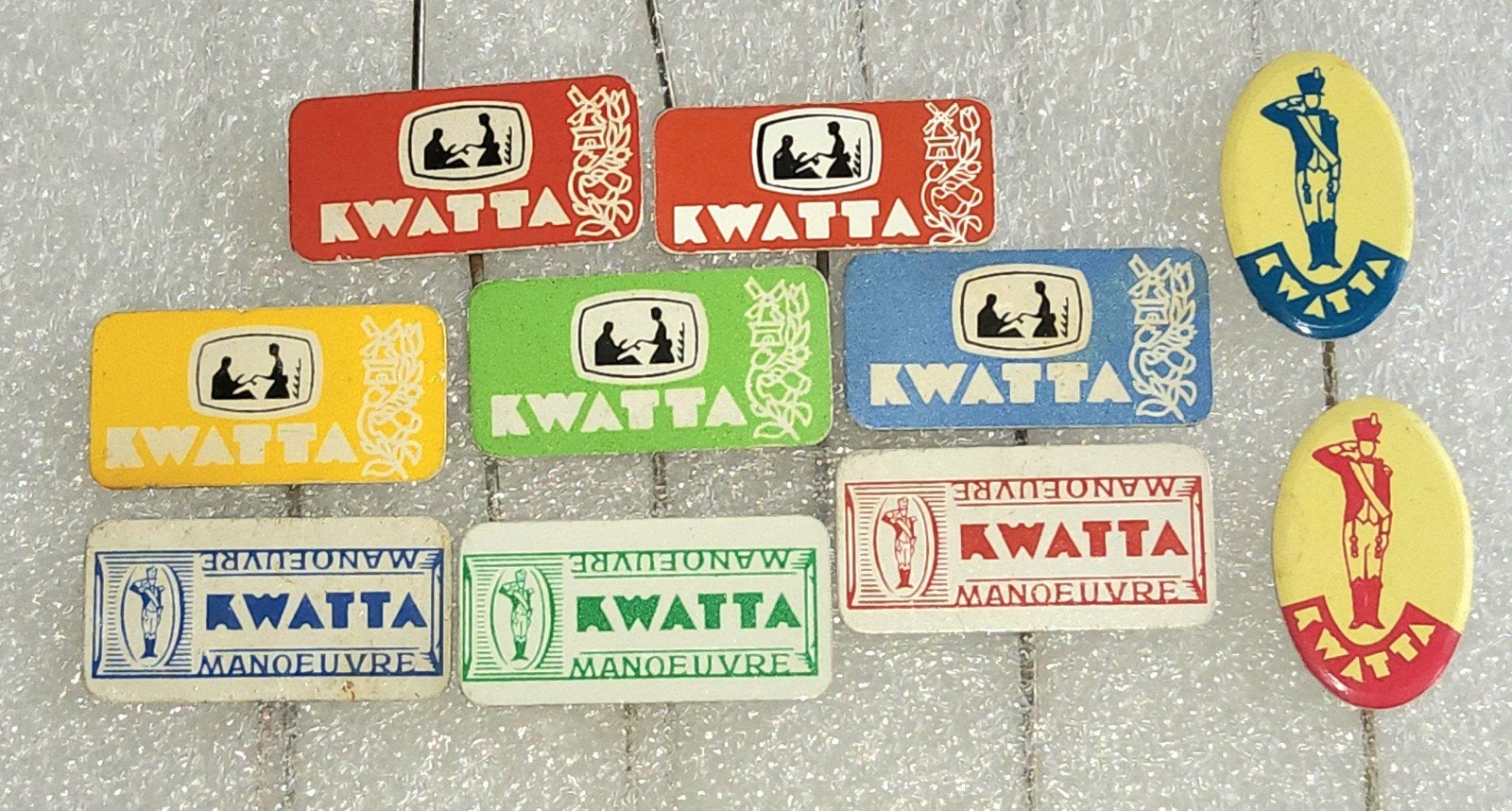 10 Kwatta en Kwatta Chocolade Speldjes, Ophalen of Verzenden, Gebruikt, Overige onderwerpen, Speldje of Pin