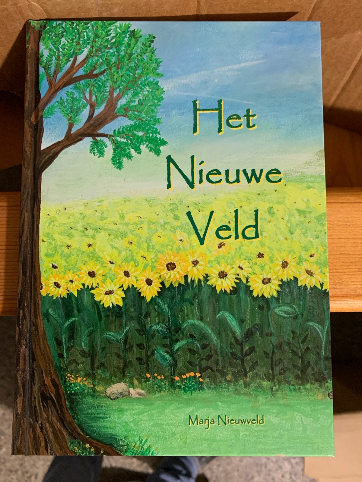 Het Nieuwe Veld - Marja Nieuwveld (Boek), Boeken, Ophalen of Verzenden, Zo goed als nieuw, Nederland