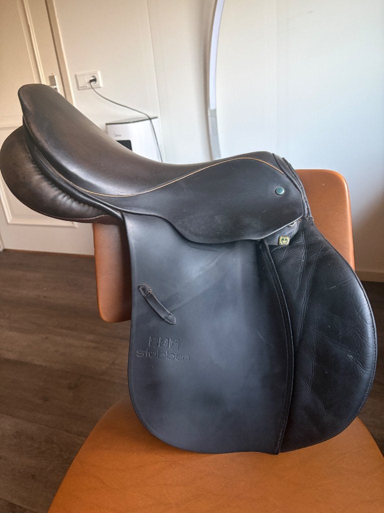 Zadel zwart stubben, Ophalen, L (17.5 inch), Gebruikt, Stubben