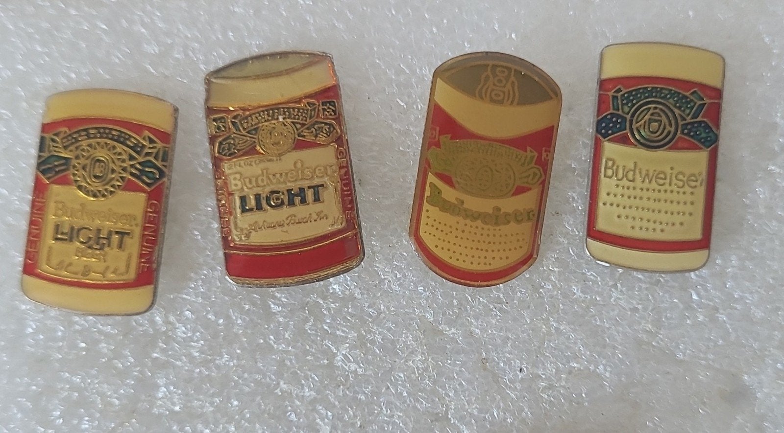 4 Budweiser en Budweiser Light blikjes pins, Verzenden, Gebruikt