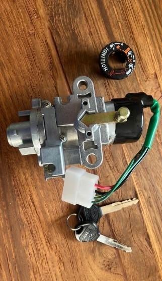 Contactslot Kymco People S 91757, Motoren, Ophalen of Verzenden