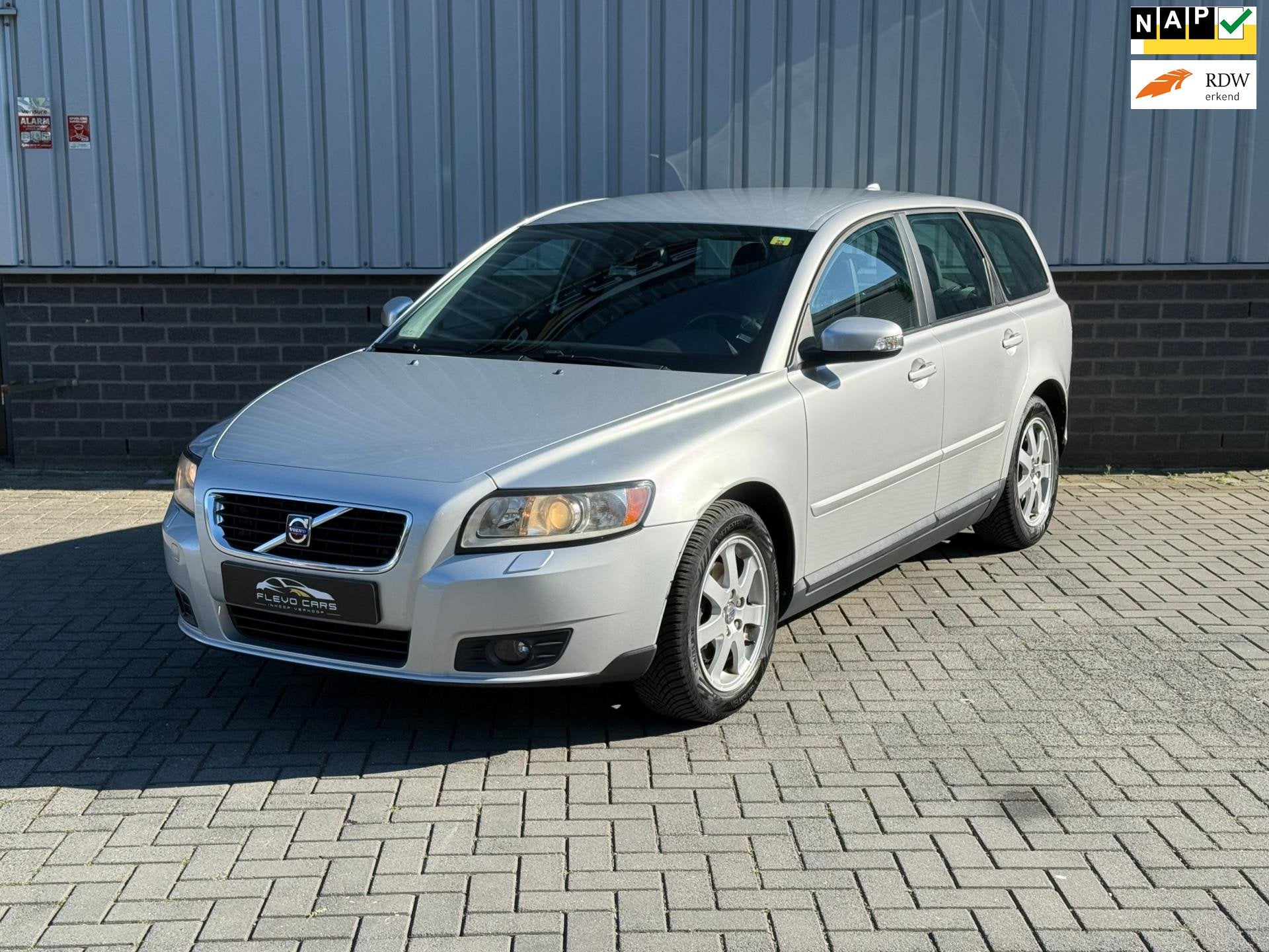 Volvo V50 1.8 F Edition I |Airco|CruiseControl|, Auto's, Voorwielaandrijving, Zwart, 4 cilinders, Te koop