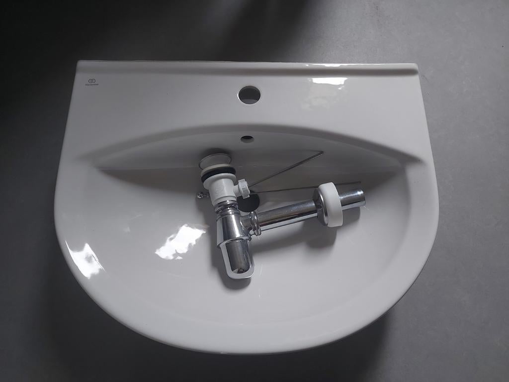 Keramische wasbak van Baderie Ideal Standard met sifon, Ophalen, Nieuw, Wastafel