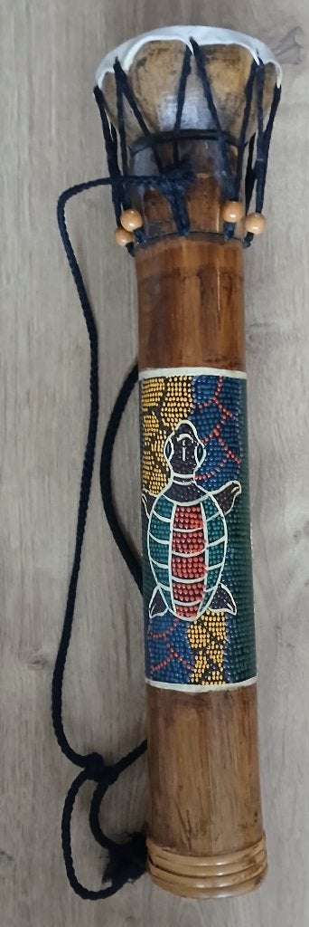 Djembé Handtrommel uit West-Afrika. Lengte: 45 cm B12 cm, Muziek en Instrumenten, Percussie, Ophalen of Verzenden, Zo goed als nieuw