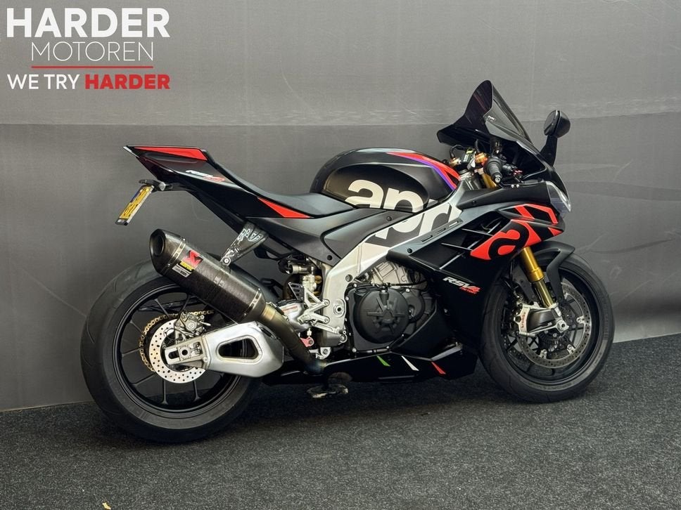 APRILIA RSV 4 1100 FACTORY | AKRA | TUNE | GILLES | CARBON, 1099 cc, 4 cilinders, Motorrijbewijs A, Bedrijf