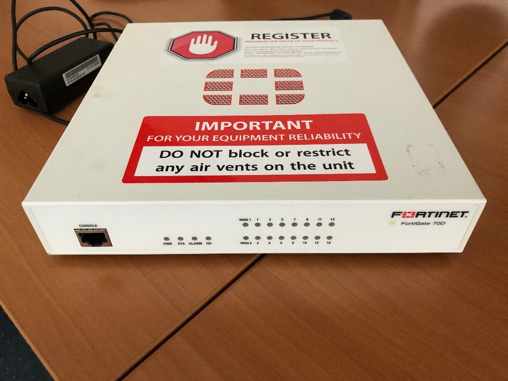 Fortigate 70D, Ophalen of Verzenden, Zo goed als nieuw, Router, Fortinet Fortigate